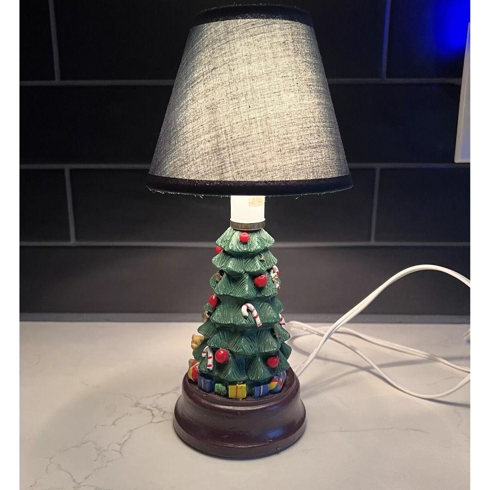 Christmas Tree Holiday Accent Table/Desk Lamp w/ Shade Green Resin Wood Base 10"